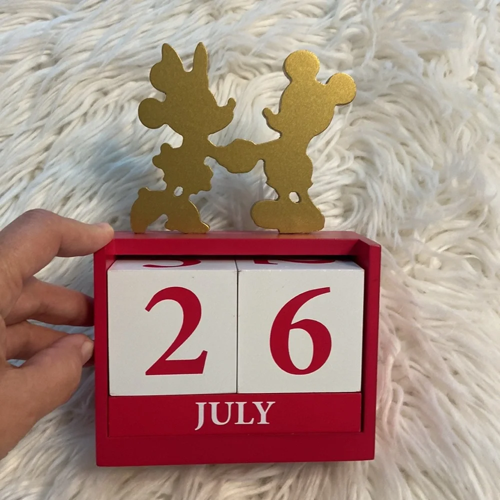Disney Mini and Micky Wooden Calendar excellent condition color red and white